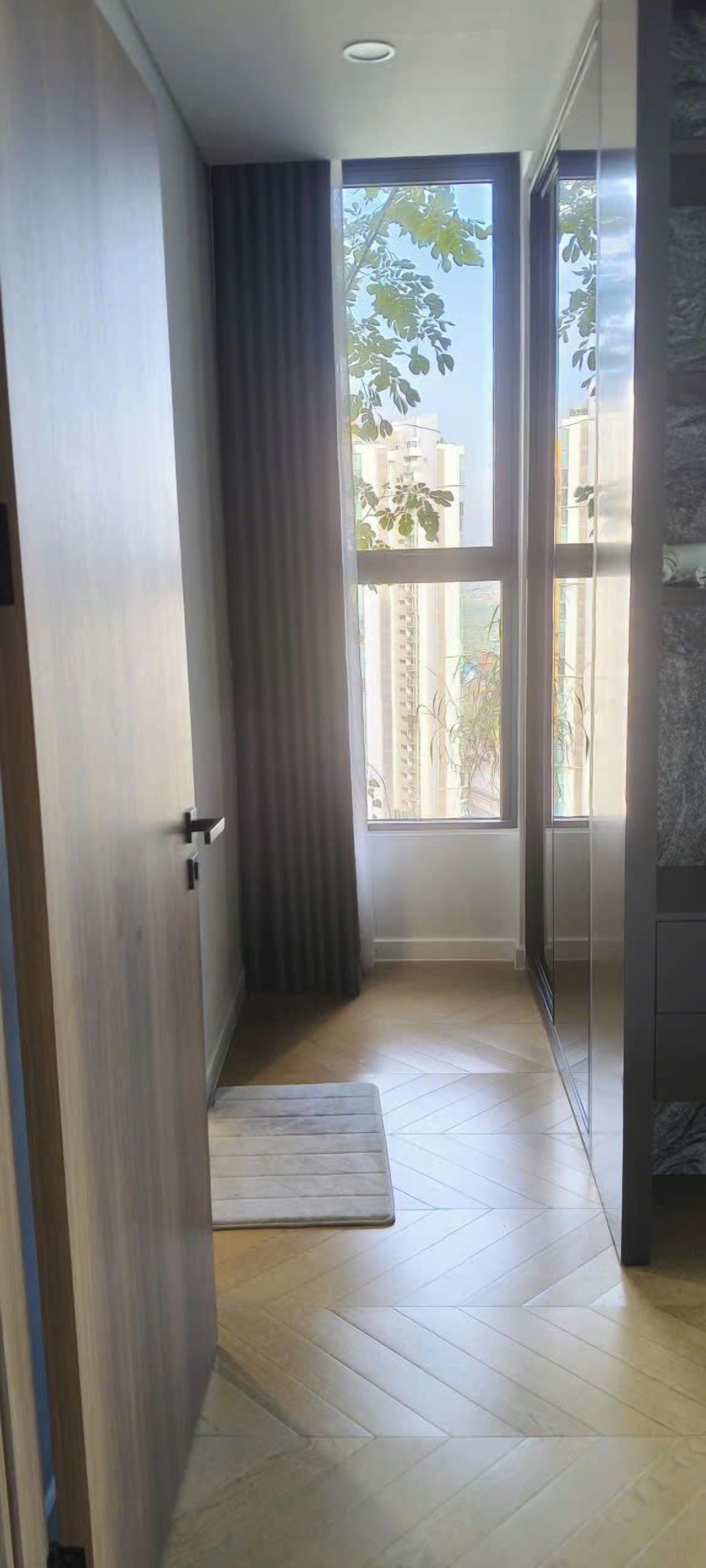 Junior Apartment, Balcony, City View | Bathroom | Shower, free toiletries, hair dryer, towels