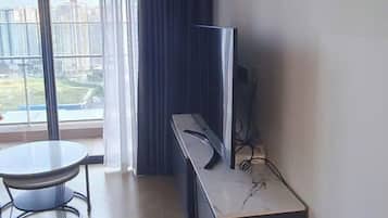 Junior Apartment, Balcony, City View | Desk, laptop workspace, free WiFi