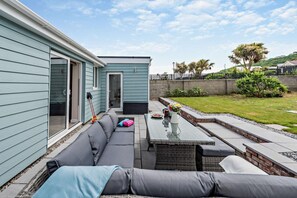 Outdoor dining - 3 Bed in Westward Ho (oc-r27702) (Westward Ho!)