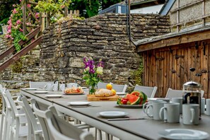 Outdoor dining - 7 Bed in Liskeard (oc-t27805) (Menheniot)