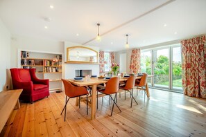Interior - 6 Bed in Constantine Bay (oc-l27699) (Constantine Bay)