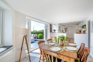 Dining - 4 Bed in Mynytho (oc-b27888) (Mynytho)