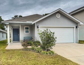 Exterior - The Music House / 12 mi to Downtown Pensacola (Pensacola)