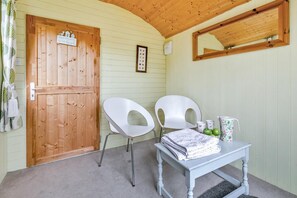 Interior - 1 Bed in Trebursye (oc-w27953) (Tregadillett)