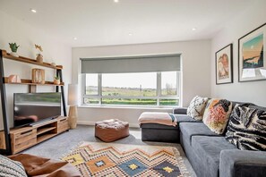 TV - 2 Bed in Bude (oc-b27662) (Bude)