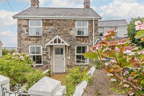 Exterior detail - 3 Bed in Llanengan (oc-s28013) (Llanengan)