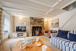 TV, fireplace - 3 Bed in Llanengan (oc-s28013) (Llanengan)