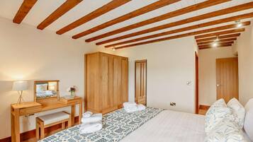 Iron/ironing board, travel cot, free WiFi, bed sheets