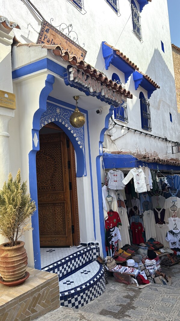 واجهة المنشأة