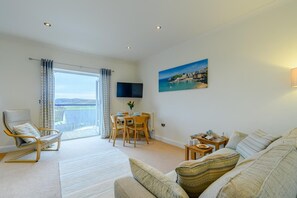 TV - 2 Bed in Penally Near Tenby (oc-g28130) (Penally)