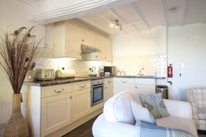 Interior - 2 Bed in St. Gennys (oc-f28163) (Crackington Haven)