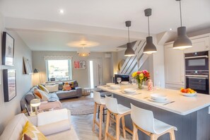 TV - 3 Bed in Abersoch (oc-c18180) (Abersoch)
