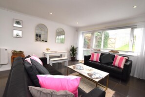 TV - 3 Bed in Abersoch (oc-t28231) (Abersoch)