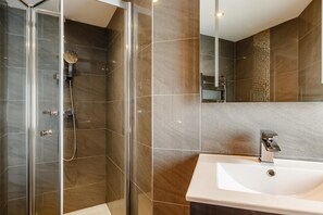 Towels - 3 Bed in Abersoch (oc-t28231) (Abersoch)