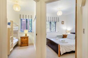 Iron/ironing board, free WiFi, bed sheets - 2 Bed in Fowey (oc-s25324) (Fowey)