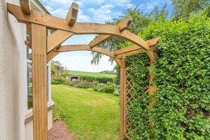 Property grounds - 3 Bed in Bideford (oc-g28880) (Bideford)