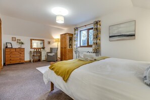4 bedrooms, iron/ironing board, travel cot, free WiFi - 4 Bed in East Chilla (oc-f28941) (Black Torrington)