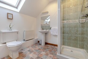 Towels - 4 Bed in East Chilla (oc-f28941) (Black Torrington)