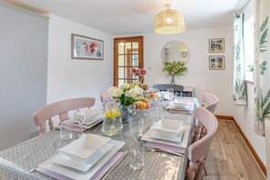 Dining - 3 Bed in East Chilla (oc-t28939) (Black Torrington)