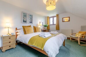 Iron/ironing board, travel cot, free WiFi, bed sheets - 3 Bed in East Chilla (oc-t28939) (Black Torrington)