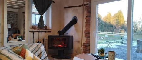 Familien-Vierbettzimmer, Gartenblick | Wohnbereich