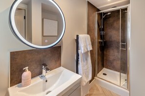 Towels - 2 Bed in Fowey (oc-v28998) (Fowey)