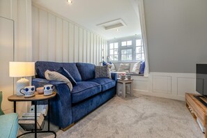 Living area - 2 Bed in Fowey (oc-v28998) (Fowey)