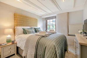 Iron/ironing board, free WiFi, bed sheets - 2 Bed in Fowey (oc-v28998) (Fowey)