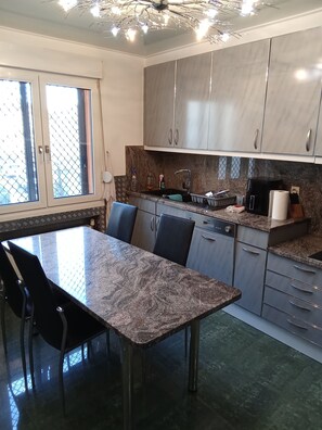 Fridge, microwave, oven, stovetop - La CATALANE 12 (Argelès-sur-Mer)