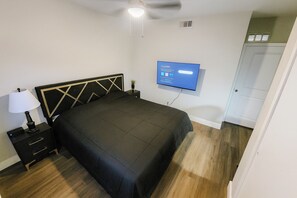 2 slaapkamers, een strijkplank/strijkijzer, wifi, beddengoed
