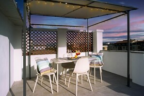 Outdoor dining - Alma Suites - Terrace Penthouse (Firenze)