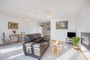 TV - 1 Bed in Nefyn (oc-n28983) (Nefyn)