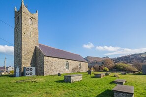 Property grounds - 1 Bed in Nefyn (oc-n28983) (Nefyn)