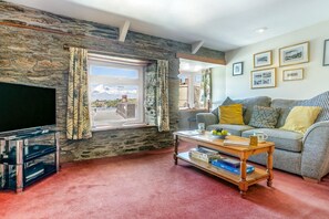 TV - 2 Bed in Polruan (oc-denzil) (Fowey)