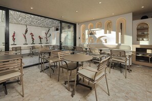 Café da manhã continental grátis todos os dias