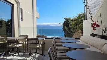 Café da manhã continental grátis todos os dias