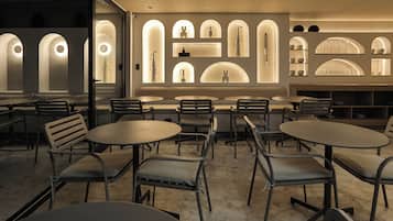 Café da manhã continental grátis todos os dias