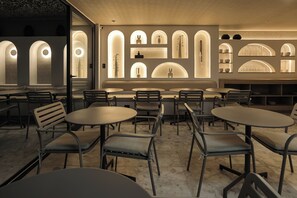 Café da manhã continental grátis todos os dias