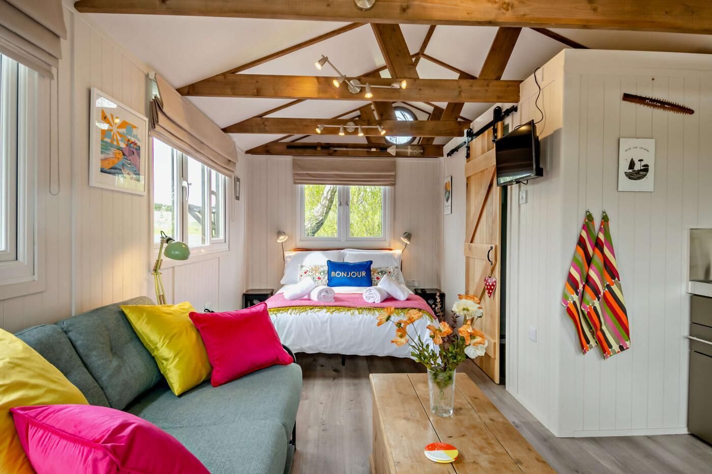 1 chambre, fer et planche à repasser, Wi-Fi gratuit, draps fournis