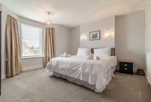4 bedrooms, iron/ironing board, free WiFi, bed sheets - 4 Bed in Halesworth (oc-l29115) (Halesworth)