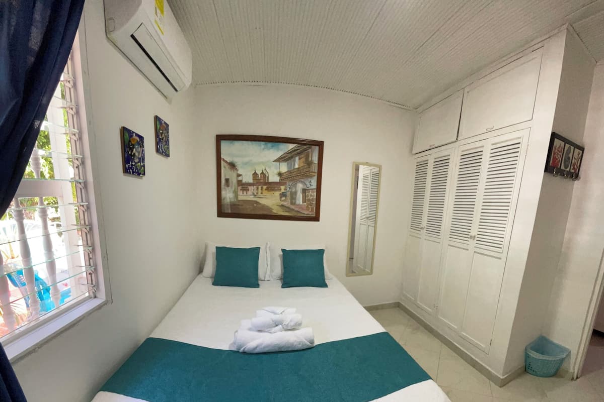 Comfort Room, Garden View