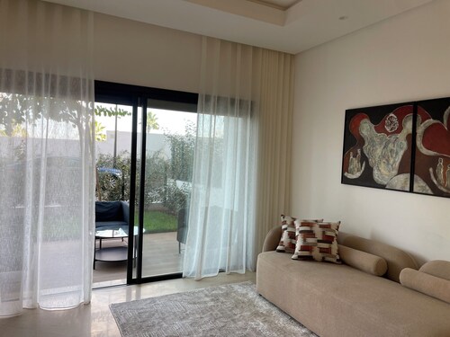 Appartement chaleureux à 5 minutes de casa finance city.