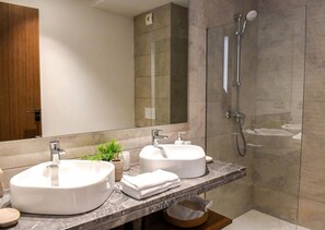 Asciugamani, sapone, carta igienica