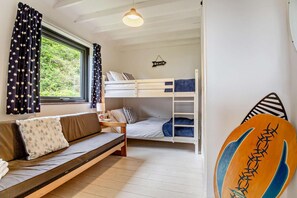 2 chambres, fer et planche à repasser, accès au Wi-Fi (inclus)