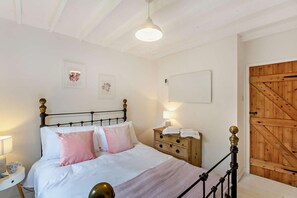 2 bedrooms, iron/ironing board, WiFi (free), bed sheets - 2 Bed in Aberdaron (oc-y29261) (Aberdaron)