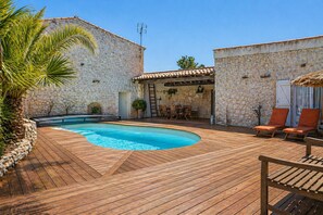 Pool - Charming house with pool, 10 min from La Rochelle (Dompierre-sur-Mer)