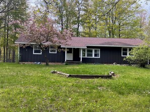 Exterior - 4-bedroom house in peaceful Harrison with cool AC breeze (Harrison)