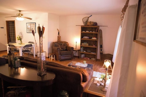 4-bedroom house in peaceful Harrison with cool AC breeze