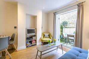 TV - 2 Bed in Rye (oc-52470) (Rye)