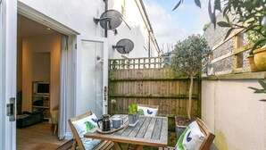 Outdoor dining - 2 Bed in Rye (oc-52470) (Rye)